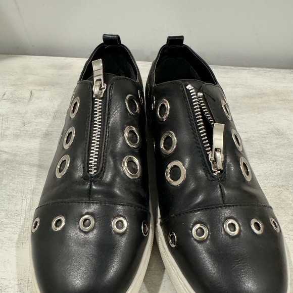 Cute leather sneakers with rivots. Bought in New York. - Picture 4 of 4